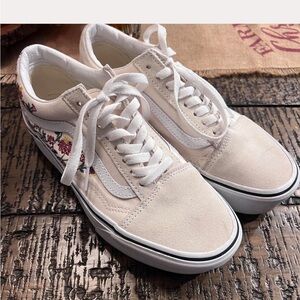 Floral Embroidered Vans Old Skool Stackform Platform shoes